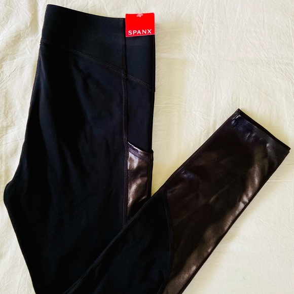 SPANX Pants - Spanx Gloss Panel Pocket High Rise Leggings